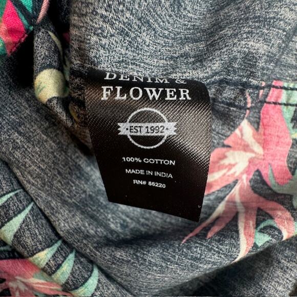 Denim & Flower Navy Button Up Floral Hawaiian Shirt Sz Large - Picture 8 of 10
